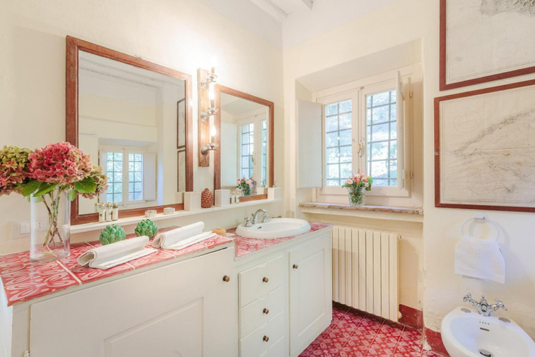 Bathroom 3, Villa Birdsong in Camaiore, Lucca