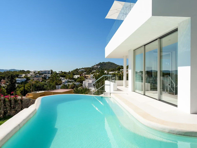 Pool 4, Charming Villa in Delightful Gateway, Baleares