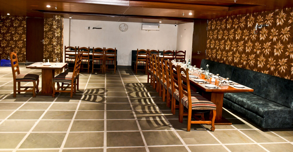 Food & Drinks 3, Hotel SGI, Jaipur
