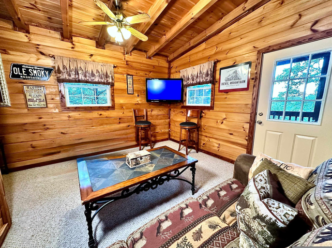 Room 3, Cove Creek Overlook, Sevier
