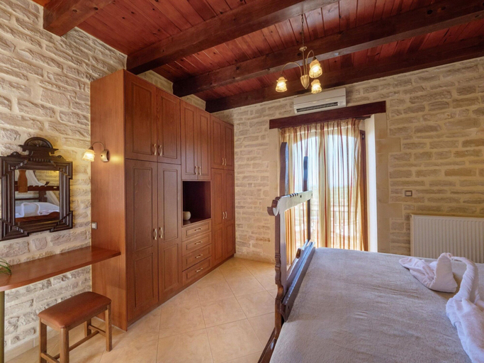 Room 4, Holiday Home in Arkadi With Private Pool, Crete