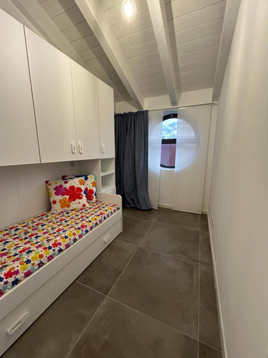 Others 4, Family House, Sassari