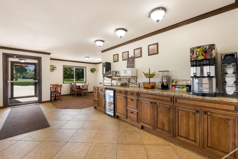 Food & Drinks 5, Surestay By Best Western Spicer, Kandiyohi