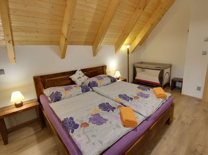 Room 4, Beautiful Pondside Villa, Jablonec nad Nisou
