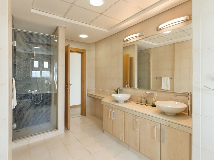 Room 2, Short-stay at Al Haseer - 4 Beds Palm Holiday Apt, Dubai