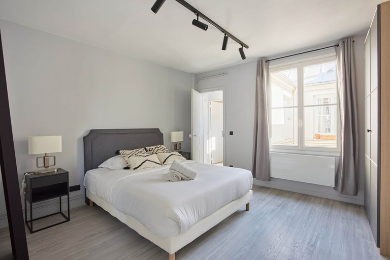 Room 5, Sublim Studio with AC Beaubourg-Le Marais, Paris