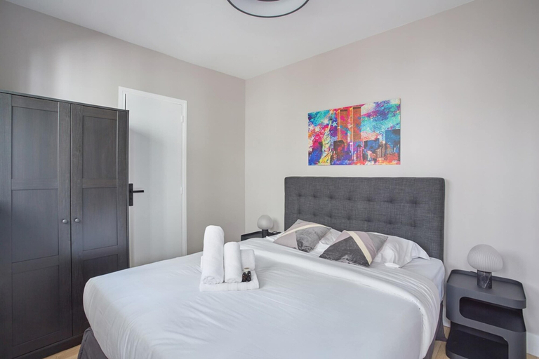 Room 3, Sublime and new Apartment Le Marais / Beaubourg, Paris