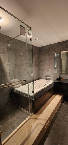 Bathroom 15