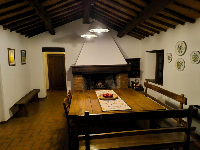 Living room 5, Farmhouse in Tuscany With Olive Grove Views, Arezzo
