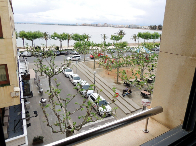 View from property 4, Apartment in Roses With Beachfront View, Girona