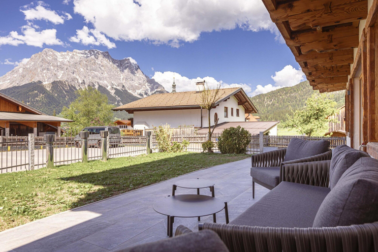 Living room 3, Apartment in Tyrol on the ski-slope, Reutte