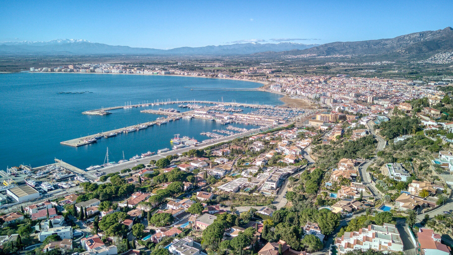 View from property 2, Apartment in Roses With Waterfront Views, Girona