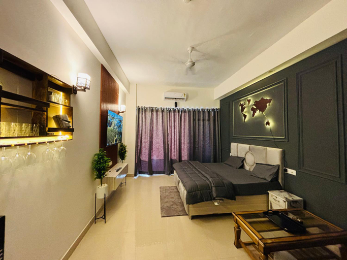 Others 5, Skyline Studios, Gautam Buddha Nagar