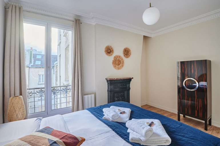 Room 3, New Apartment Puteaux/La Défense, Hauts-de-Seine
