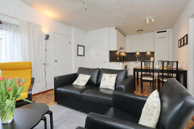 Living area 5, Spacious Holiday Home Near Forest, Noordwijk