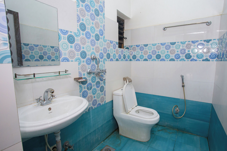 Bathroom, Hotel Aadarsha Inn, Lumbini