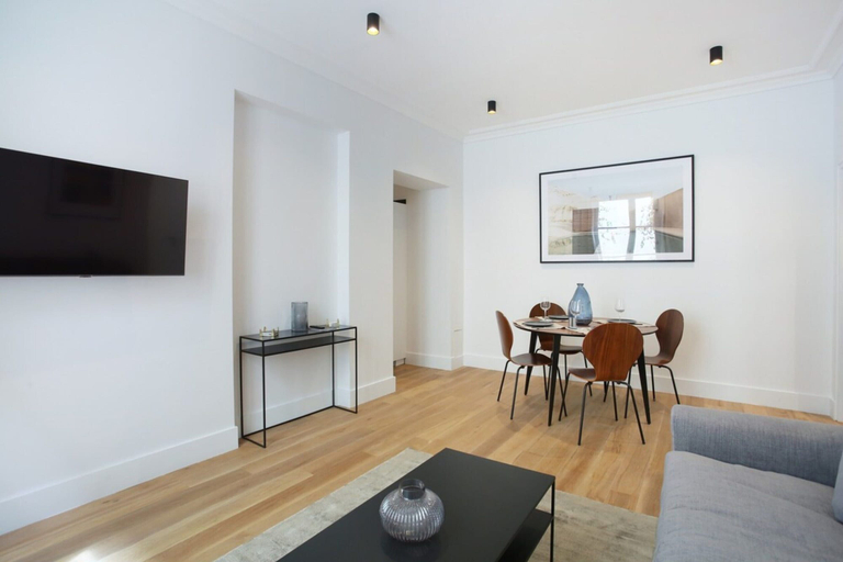 Others 3, Elegant Apartment at the Palais Royal Opera, Paris