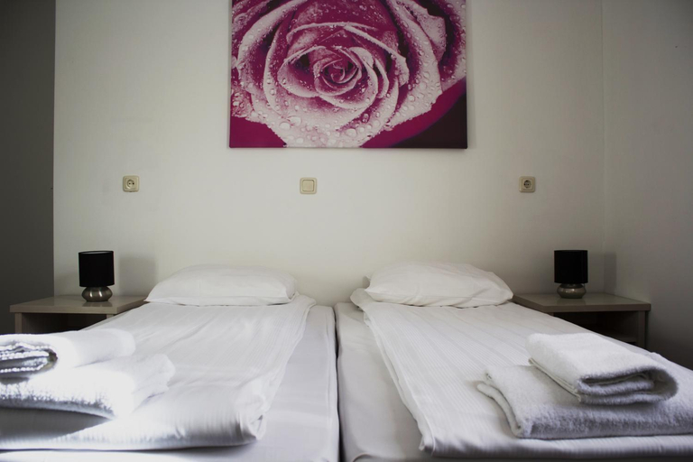 Bedroom 2, Hotel Restaurant La Piazza, Valkenburg aan de Geul