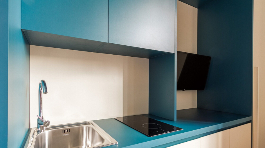 Private kitchen, Bright Ground-floor Studio in Milan, Milano