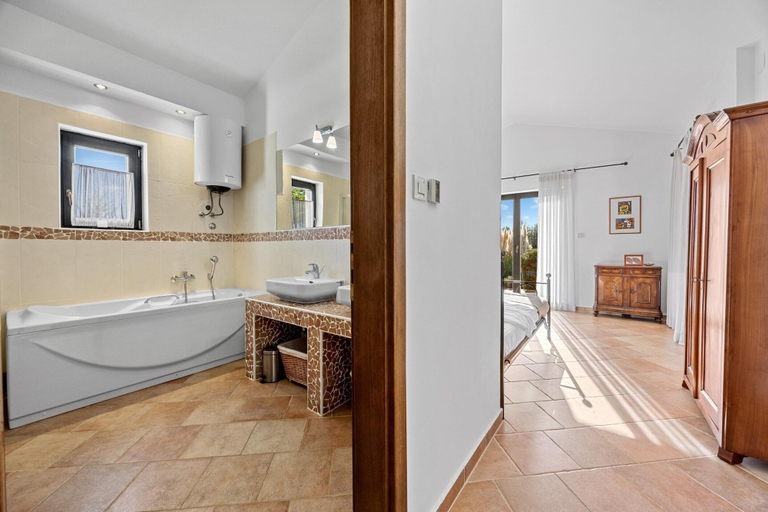 Bathroom 3, Idyllic Istrian Escape With Pool, Tinjan