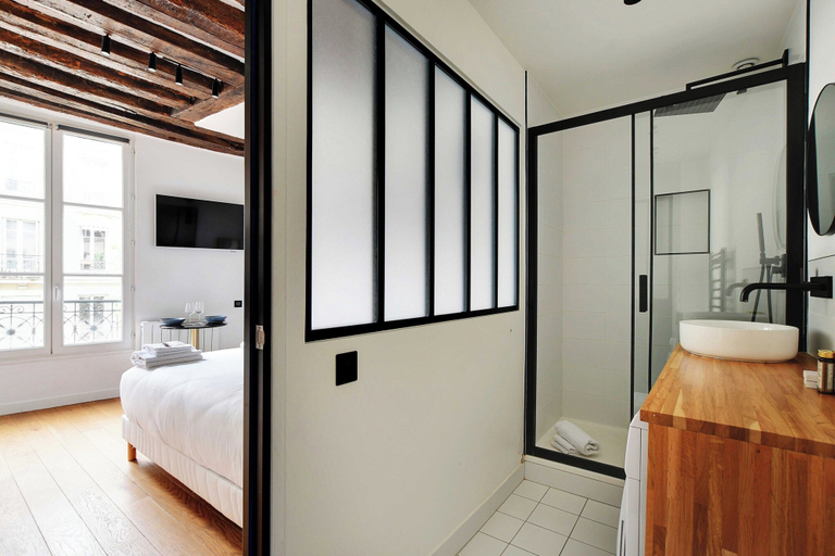 Bedroom 5, Charming Studio A/C - 2P - Le Marais, Paris
