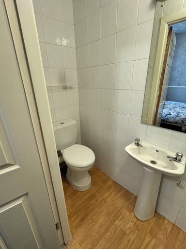 Bathroom 2, Runway Guest House - Adult Only, Blackpool
