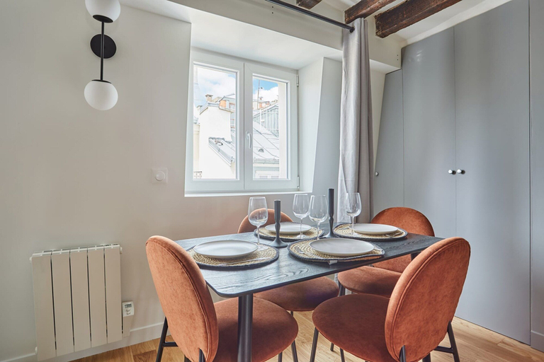 Dining 3, Charming Flat 1 Bedroom Le Marais Beaubourg, Paris