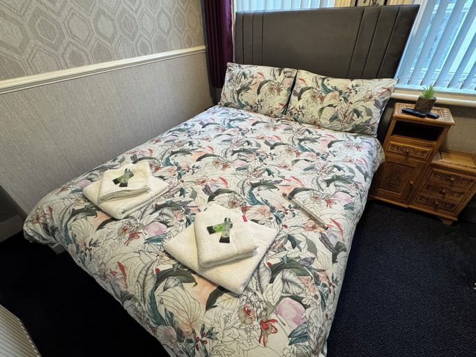 Others 5, Runway Guest House - Adult Only, Blackpool