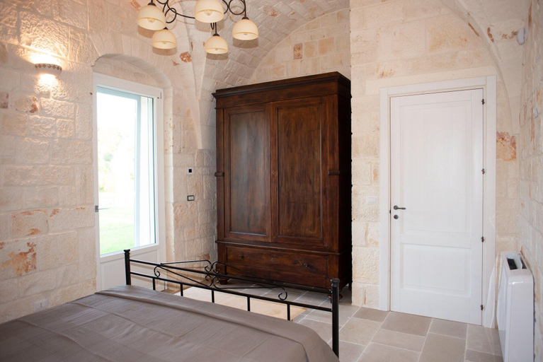 Others 4, Tower House in Puglia With Pool and Charm, Bari