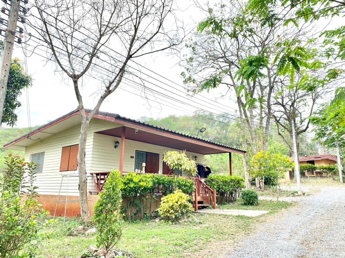 Exterior 6