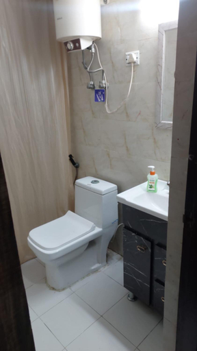 Sector143 near Advant Office-2BHK-Society-55" Smart Tv,10" Mattress-Spacious-Party,Couple,Family,WFO, Gautam Buddha Nagar