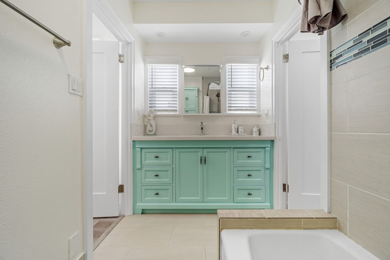 Room 5, Carlsbad Blvd Villa in Carlsbad, San Diego