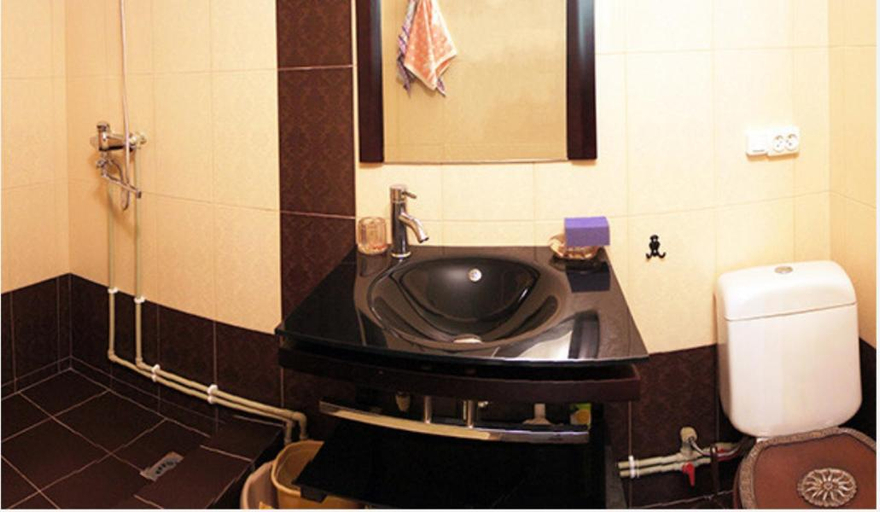 Bathroom 5, Aquamarine, Kominternivs'kyi