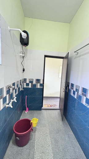 Bathroom 3, Gokarna Stay Raj kencha's, Uttara Kannada
