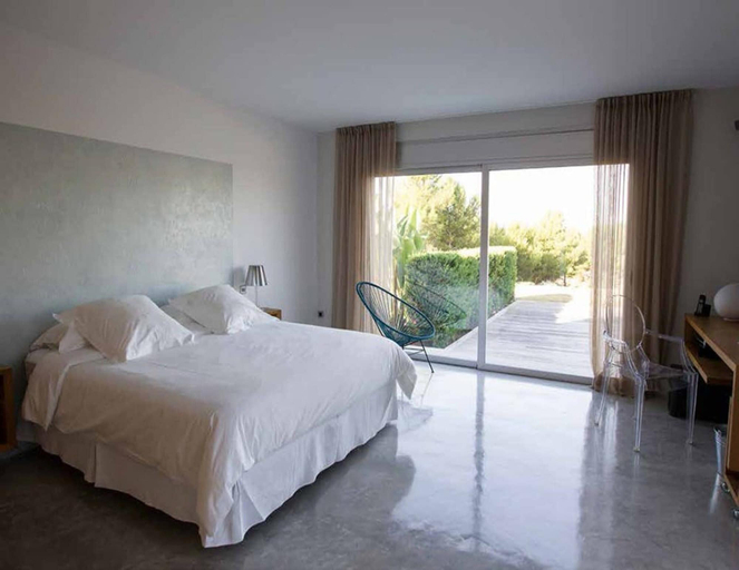 Room 5, Gorgeous Villa With Views, Baleares