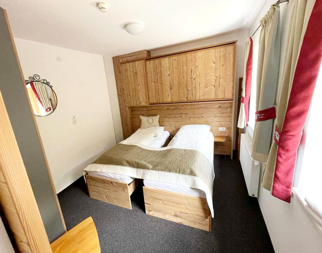 Room 4, Apartment in Navis Near Berger Alm Ski Resort, Innsbruck Land