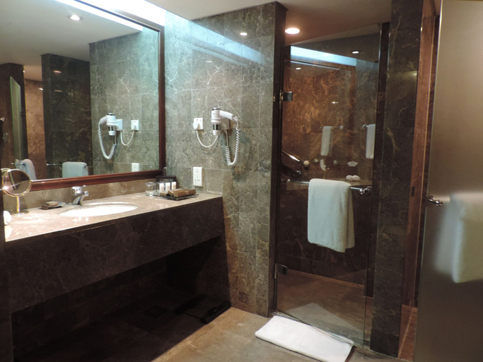 Bathroom 5, Aryaduta Menteng, Central Jakarta