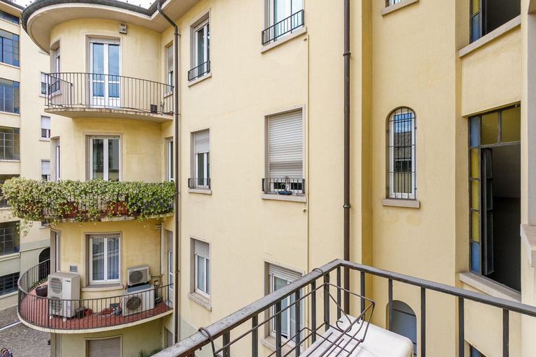 Property grounds 5, Elegant Apartment Near Duomo, Milano