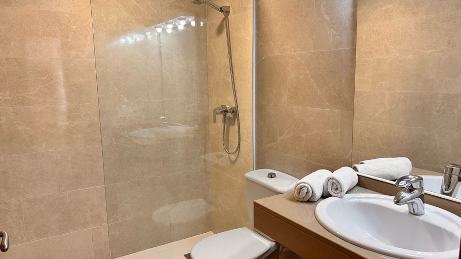 Room 5, Santa Cristina 6 in Lloret de Mar, Girona