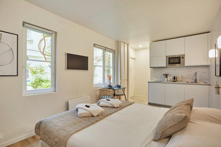 Room 2, Amazing Studio Le Marais, Paris