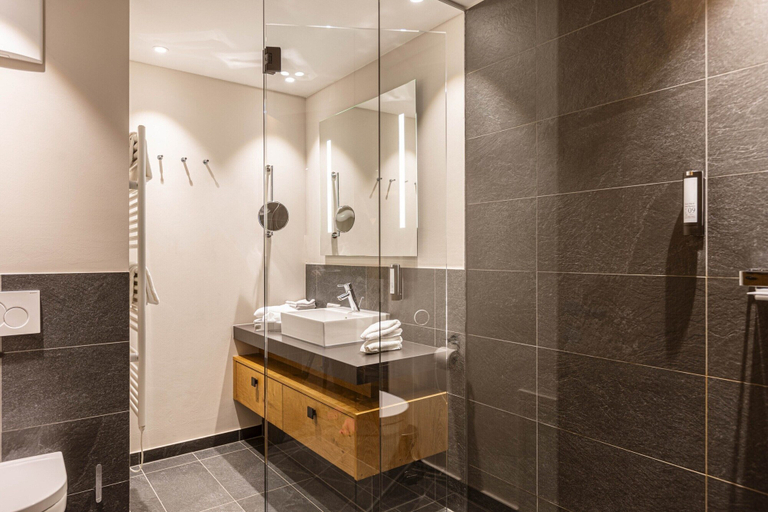Bathroom 4, Spacious Apartment With Swimming Pool, Reutte