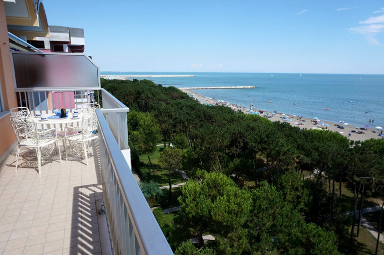 Balcony 2, Apartment Porto Santa Margherita by Beach, Venezia