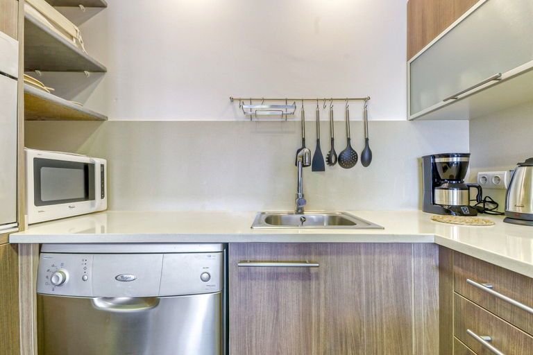 Private kitchen 4, Coastal Getaway in Empuriabrava for 4, Girona