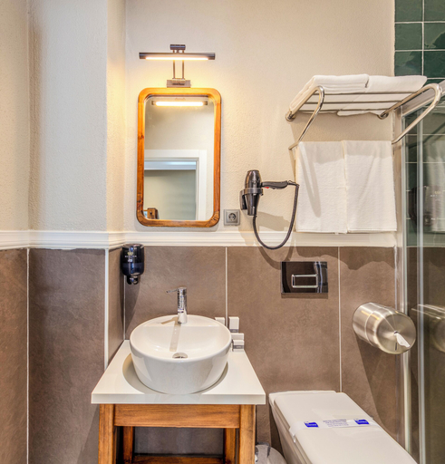 Bathroom 5, Nenessa Airport Hotel, Arnavutkoy