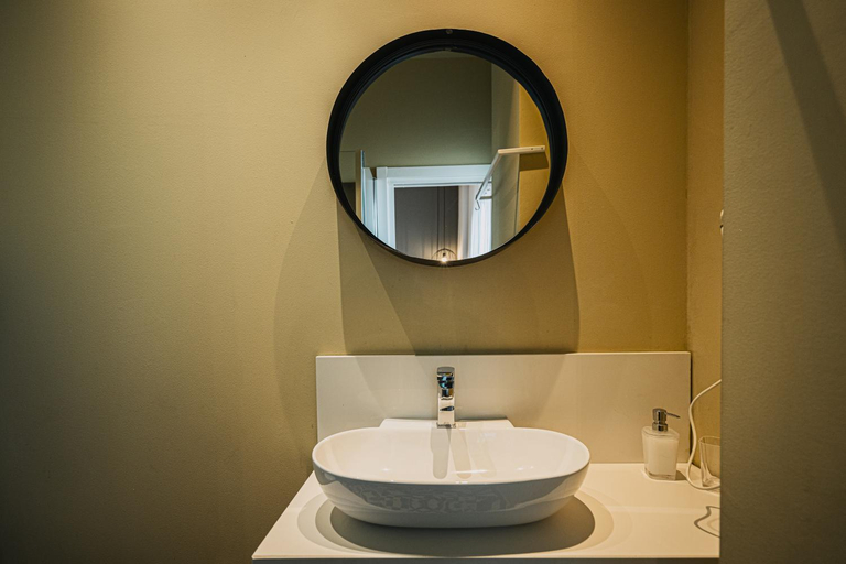 Bathroom 2, TORTE & LINI, Bologna