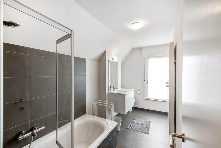 Bathroom, Villa in Koksijde Near the Beach, West-Vlaanderen