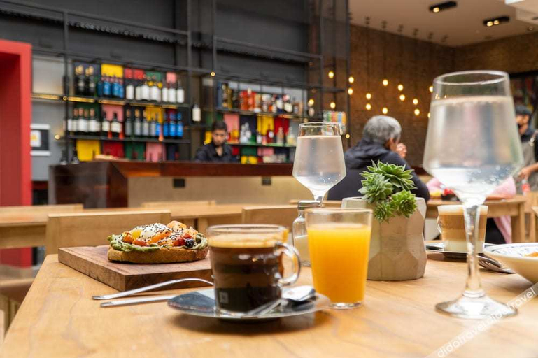 Food & Drinks 5, Selina Salta, Capital