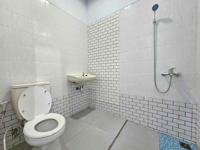 Bathroom 6