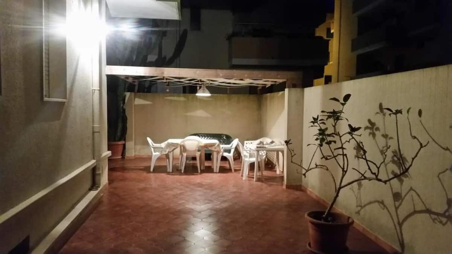Others 5, GALLIPOLI - Rosmini1 - A pochi passi dal mare, climatizzato, Lecce