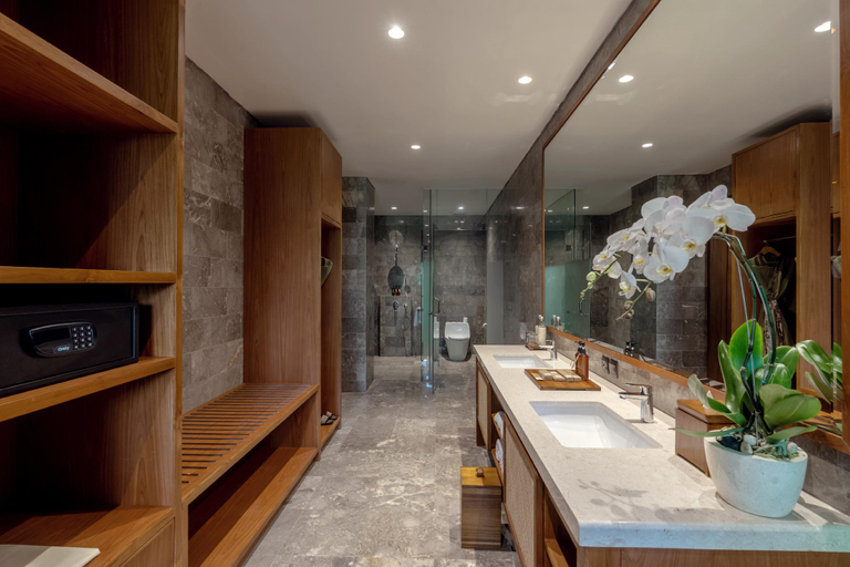 Bathroom 26